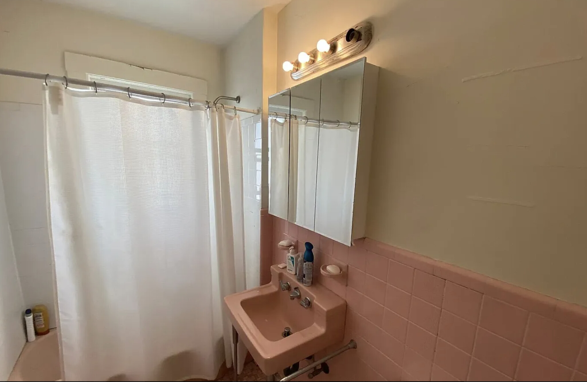 289 Foster, Brighton