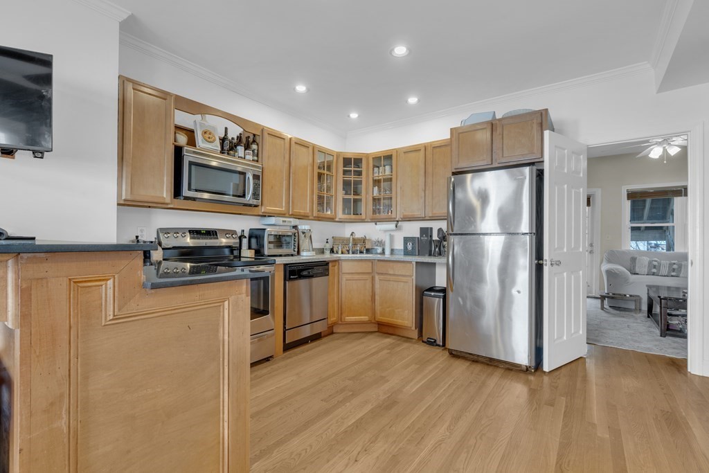 176 H St, South Boston