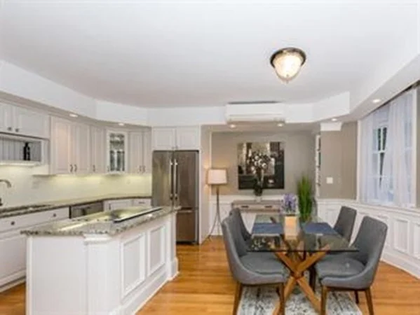 137 Marlborough St, Back Bay