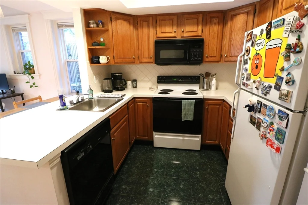 30 Upland Rd, Neighborhood Nine