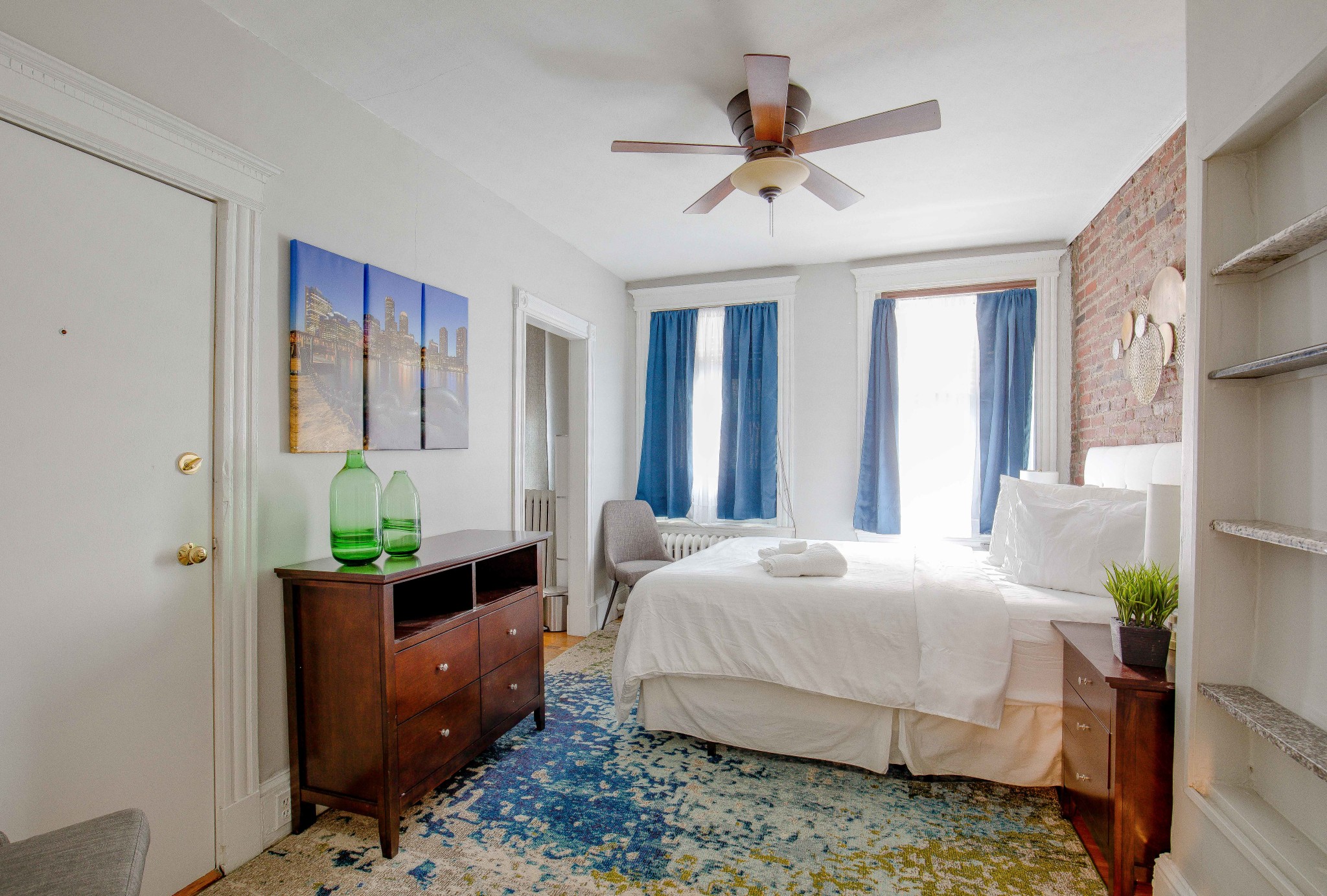 2.5 bed, 1.5 bath apartment for rent at 286 Cambridge St Unit 1, Beacon Hill — photo 5 of 6