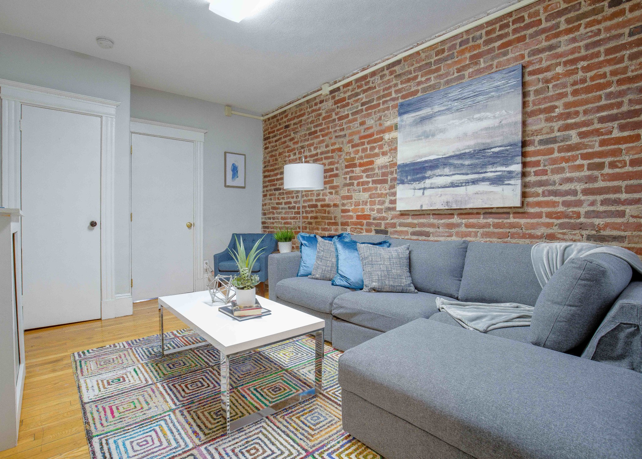 2.5 bed, 1.5 bath apartment for rent at 286 Cambridge St Unit 1, Beacon Hill — photo 2 of 6