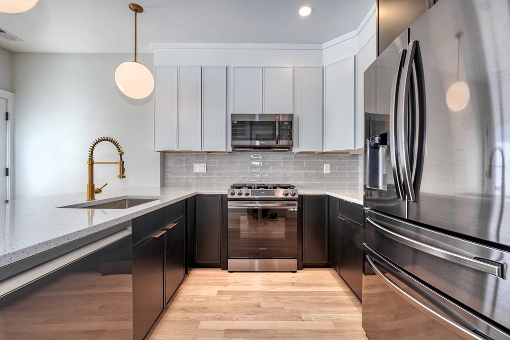 214 Havre St, East Boston