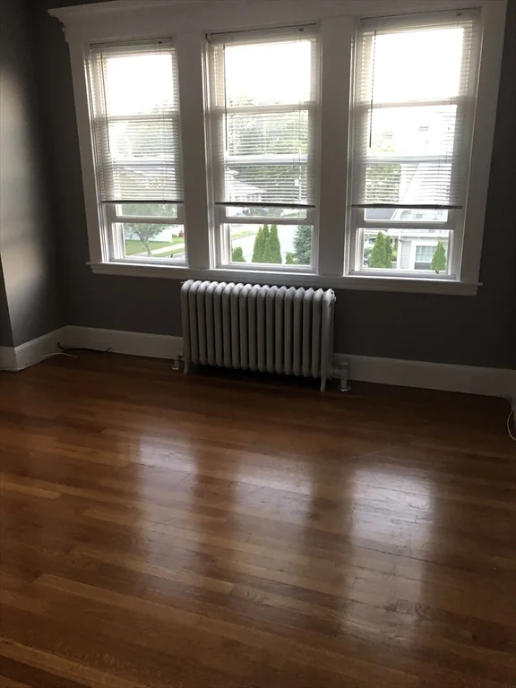 403-405 W Clinton St, West