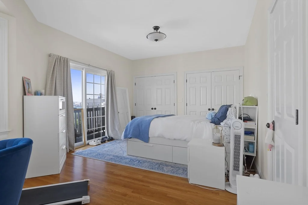 402 E 3rd St, South Boston