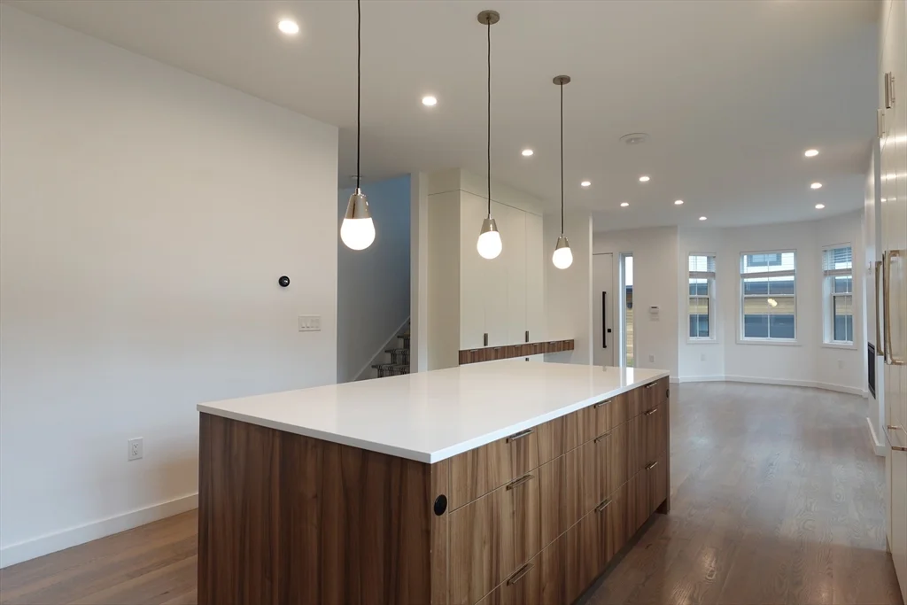 70 Walker, Newton