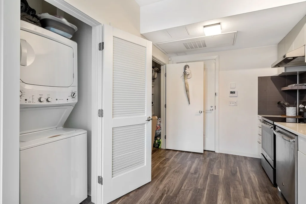 839 Beacon St, Fenway