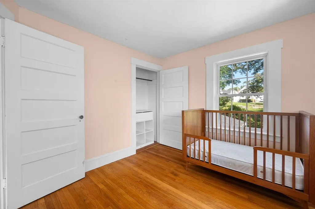 30 Whitney St, Milford