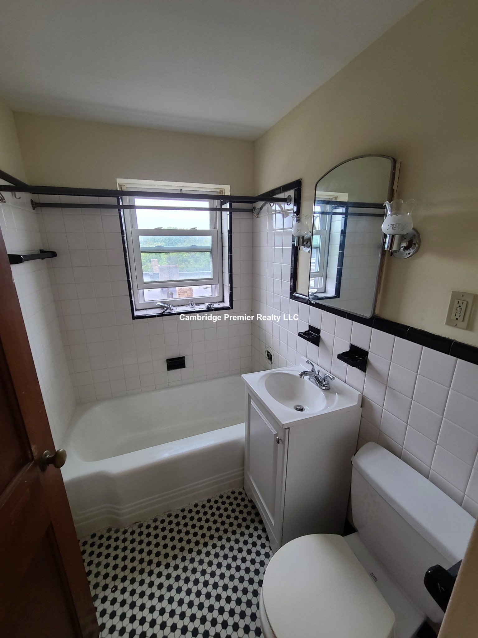 285 Massachusetts Ave, Arlington