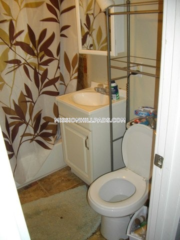 2 bed, 1 bath apartment for rent at 12 Shepherd Ave Unit 2, Mission Hill — photo 8 of 8