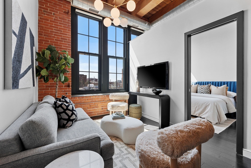 319 A St, South Boston