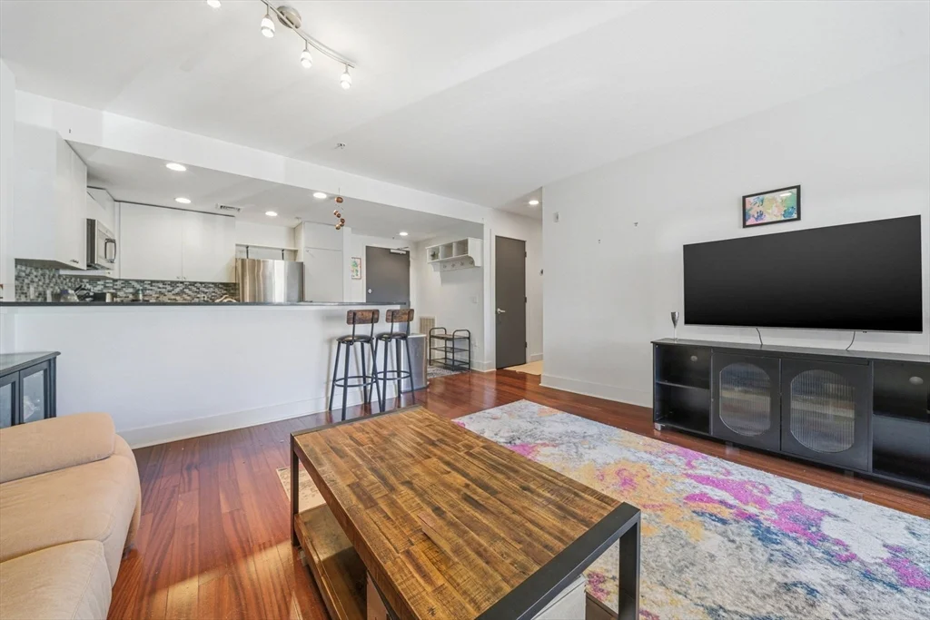 533 Cambridge St, Allston