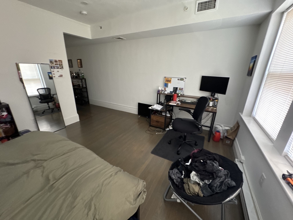 1406 Beacon St, Corey Hill