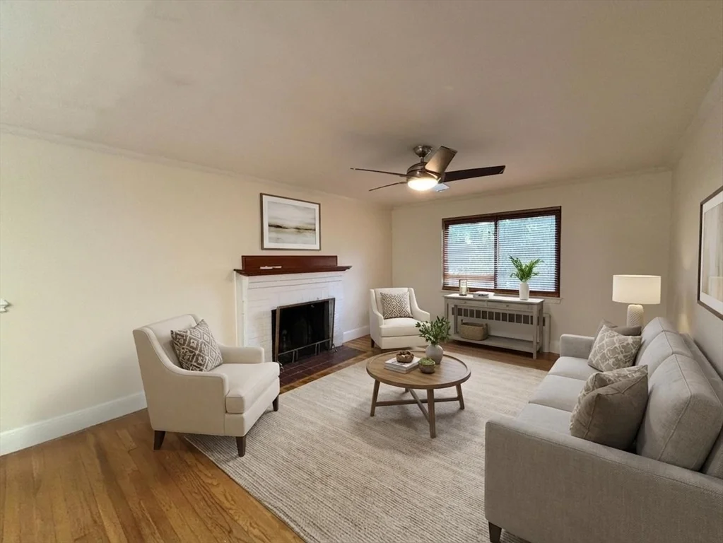 9 Reservoir Rd, Chestnut Hill