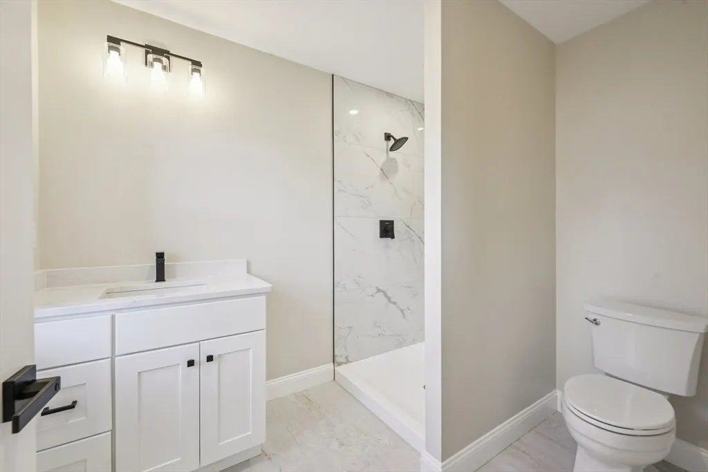 120 Stowe St, Fall River