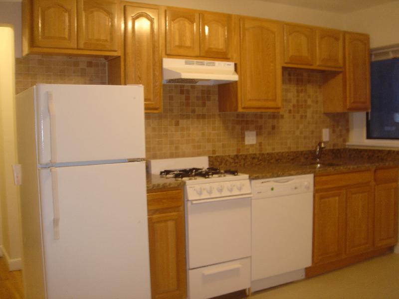 1 split bed, 1 bath apartment for rent at 2 President Ter Unit 3, Allston — photo 1 of 4