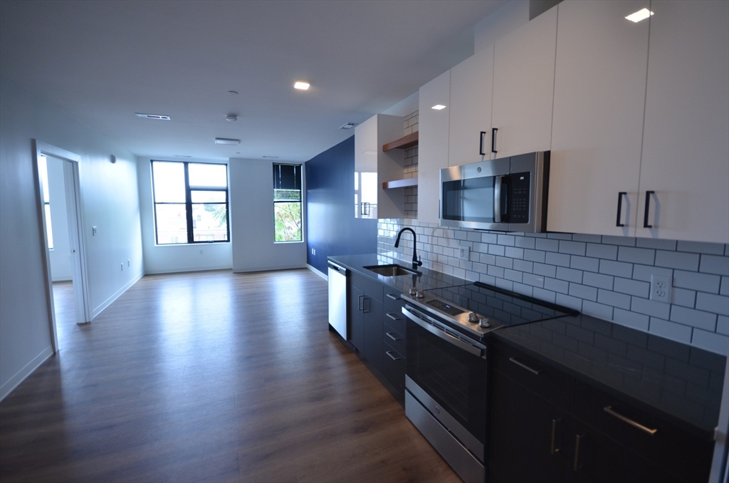 89 Brighton Ave, Allston