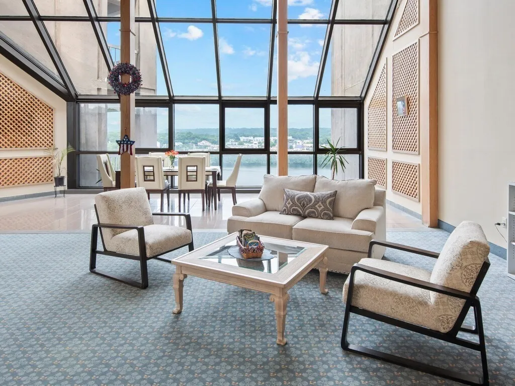 65 Lake Ave, Worcester