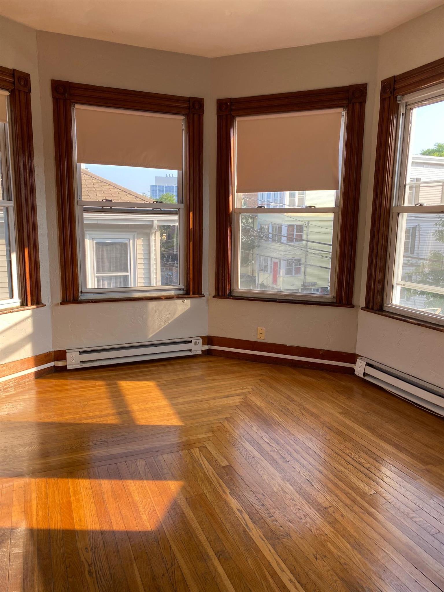 2.5 bed, 1 bath apartment for rent at 51 Mansfield St, Union Square — photo 5 of 10