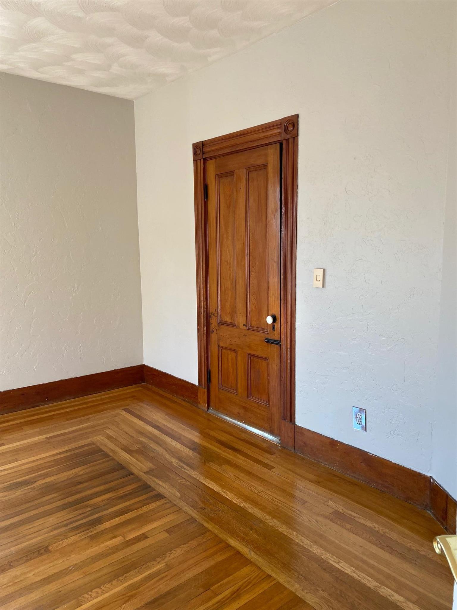 2.5 bed, 1 bath apartment for rent at 51 Mansfield St, Union Square — photo 6 of 10