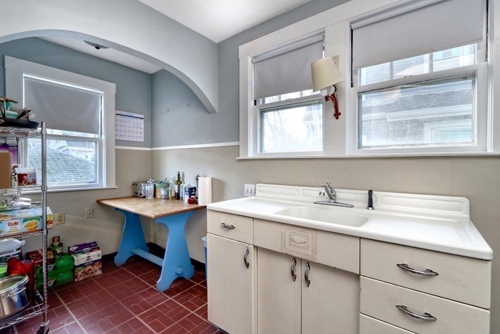 31 Milton Rd, Quincy