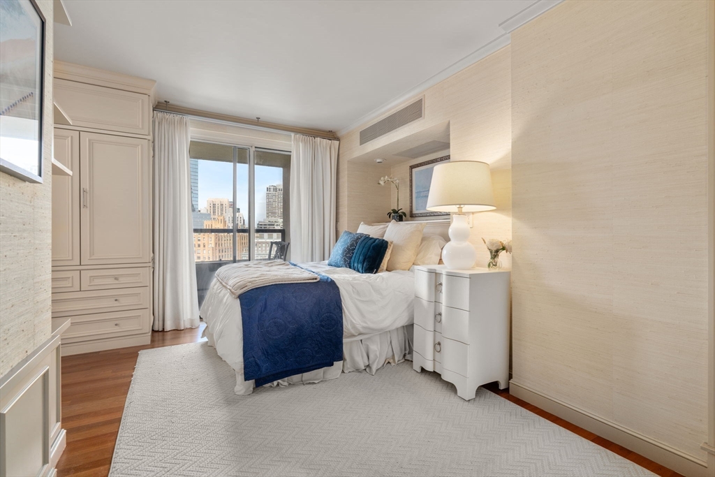 65 E India Row, Waterfront