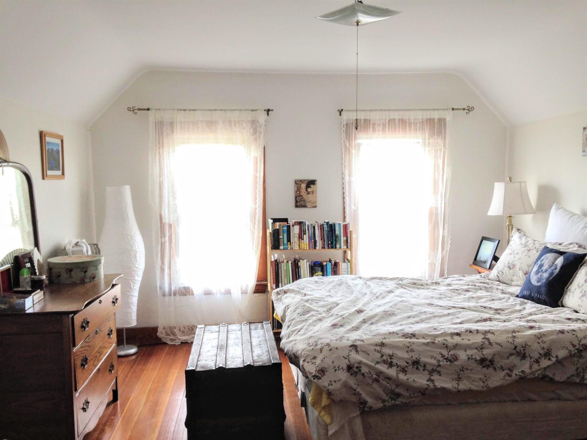 3 bed, 1 bath apartment for rent at 42 Electric Ave Unit Avenue, Davis Square — photo 4 of 12