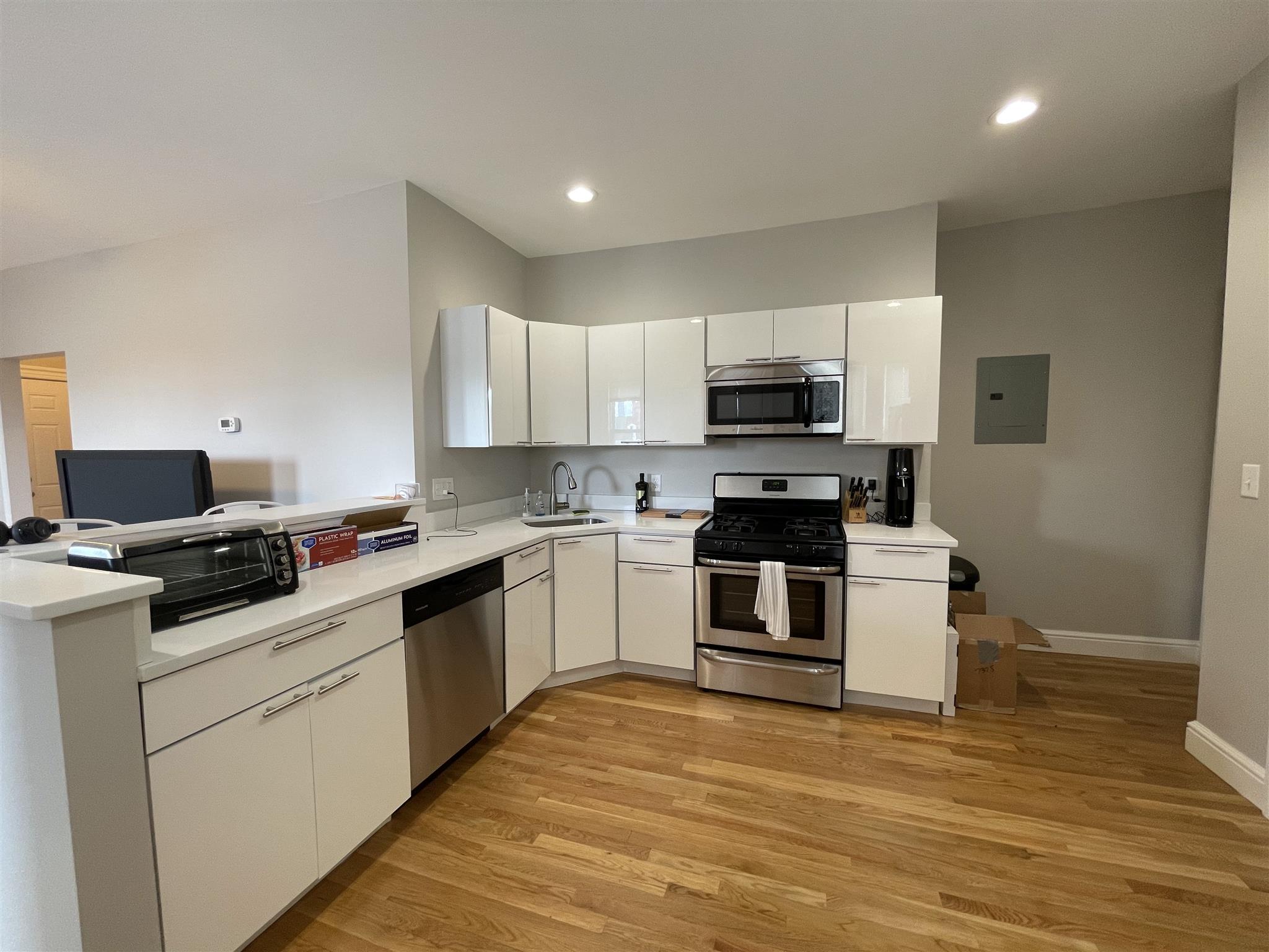 2 bed, 1 bath apartment for rent at 167 Hampshire St Unit 5A, Inman Square — photo 2 of 9