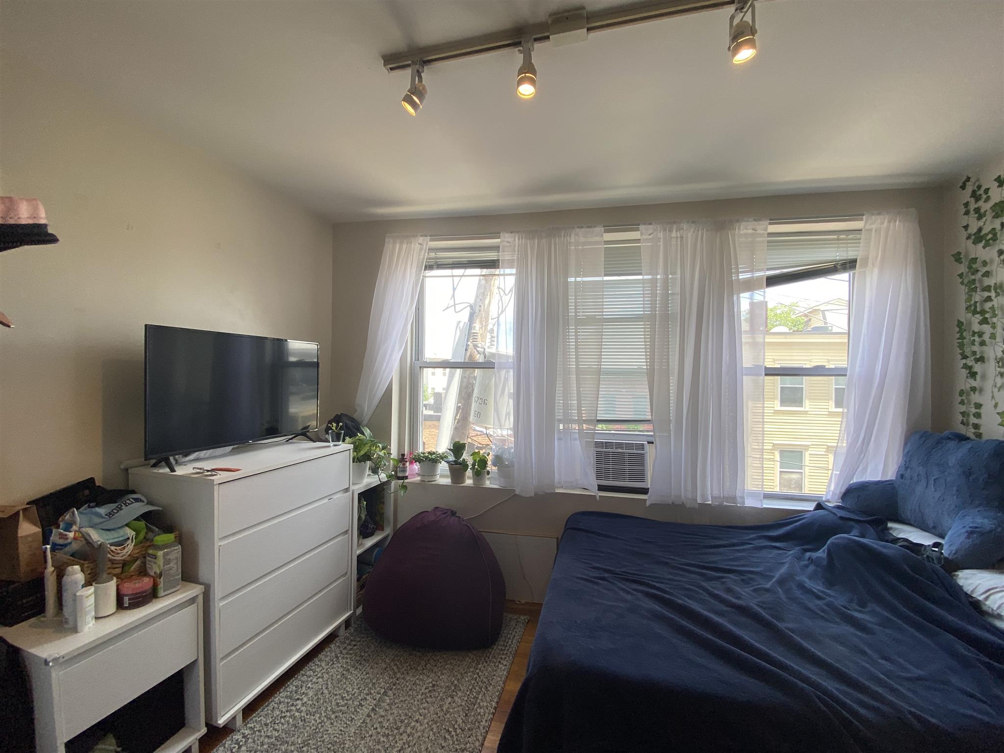 3 bed, 1 bath apartment for rent at 53 Kelly Rd Unit 3L, Central Square — photo 5 of 15