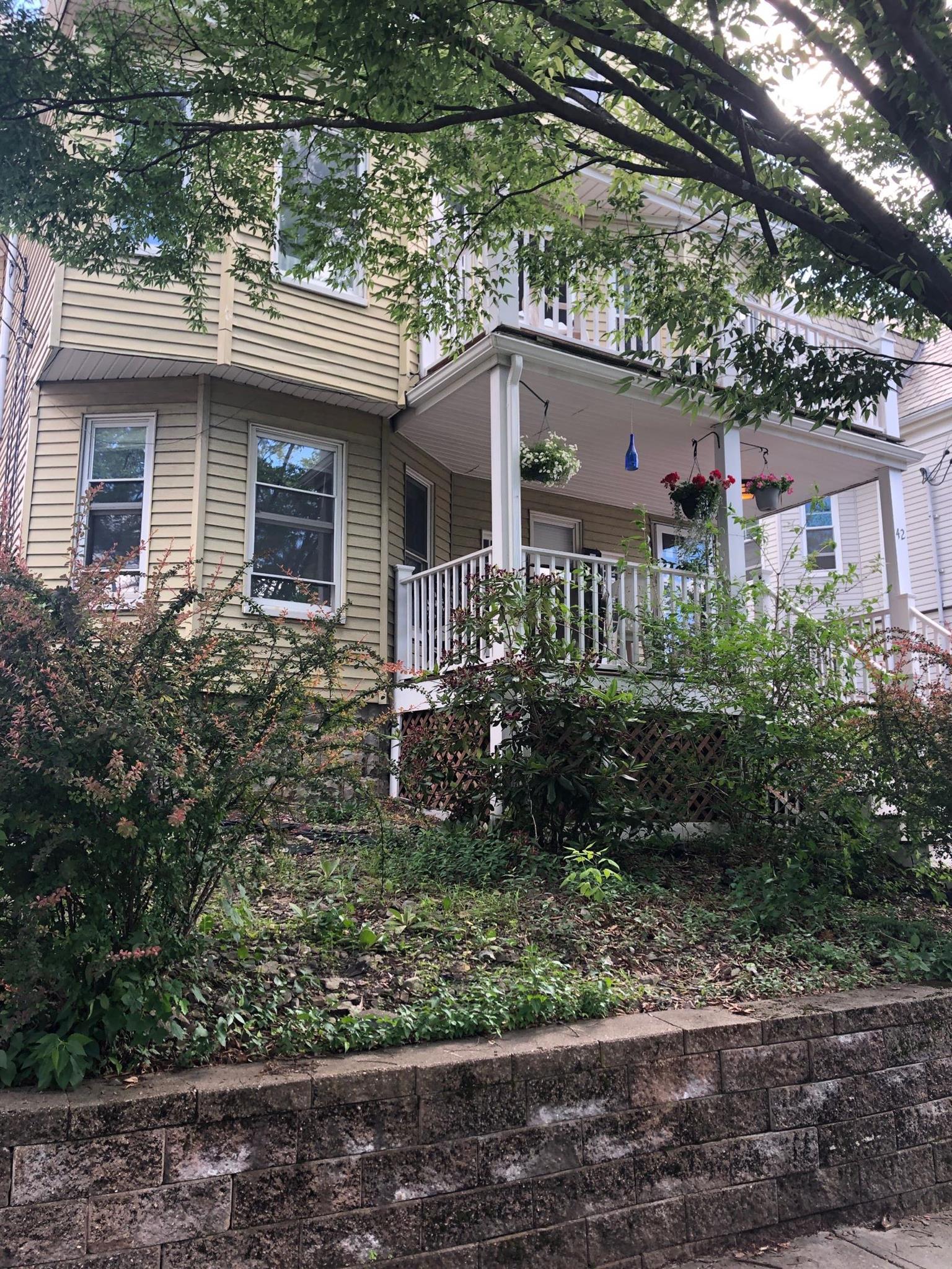3 bed, 1 bath apartment for rent at 42 Electric Ave Unit Avenue, Davis Square — photo 1 of 12