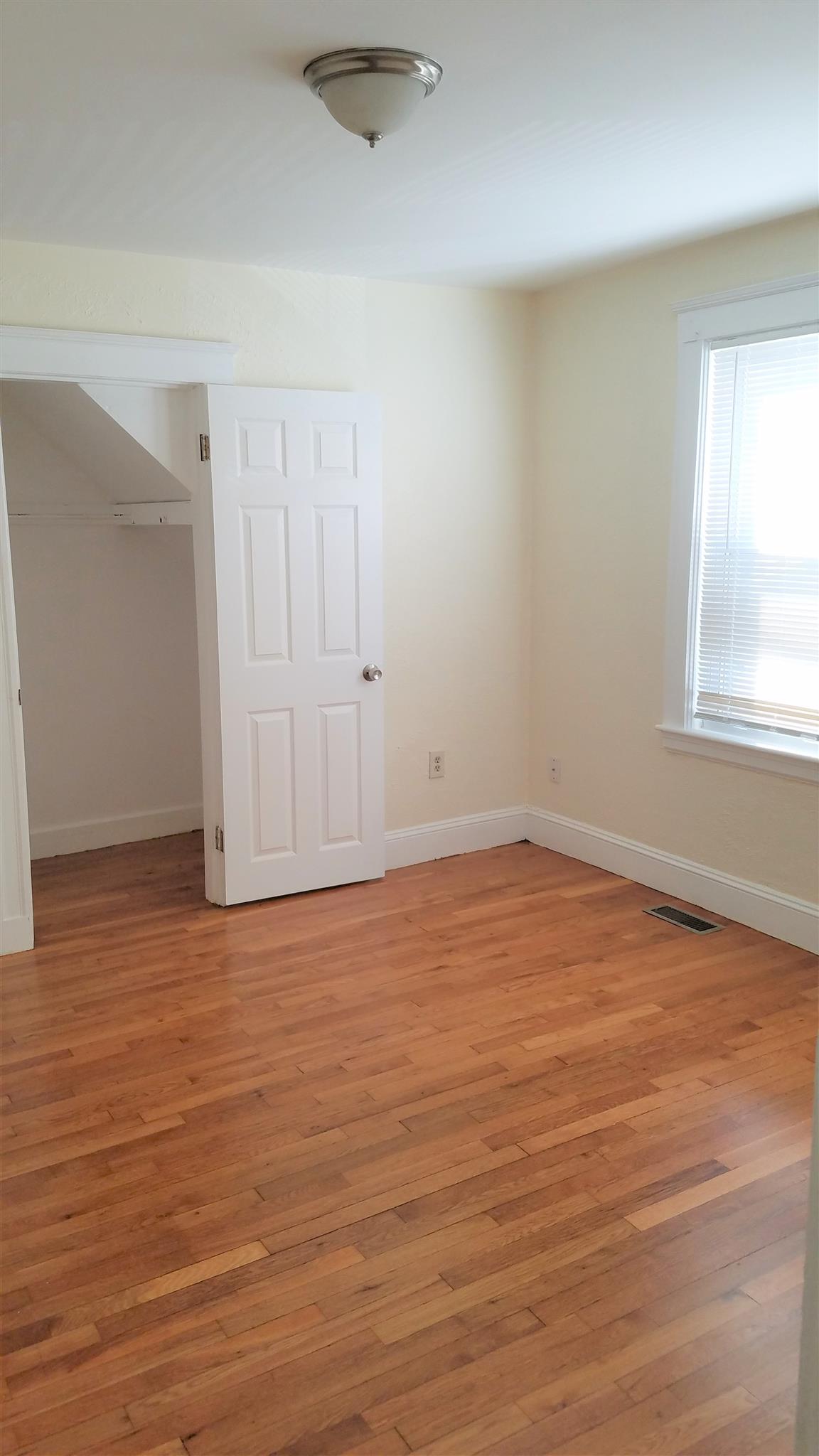 4 bed, 2 bath apartment for rent at 119 Albion St Unit 1, Davis Square — photo 3 of 7