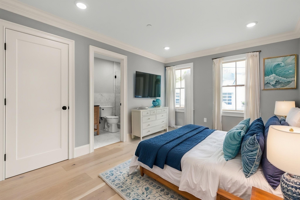 1 Jewett St, Rockport