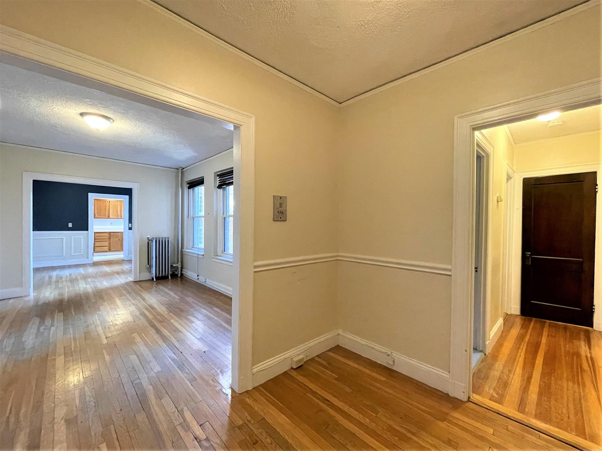 1.5 bed, 1 bath apartment for rent at 7 Craigie Cir Unit 33, Harvard Square — photo 7 of 12