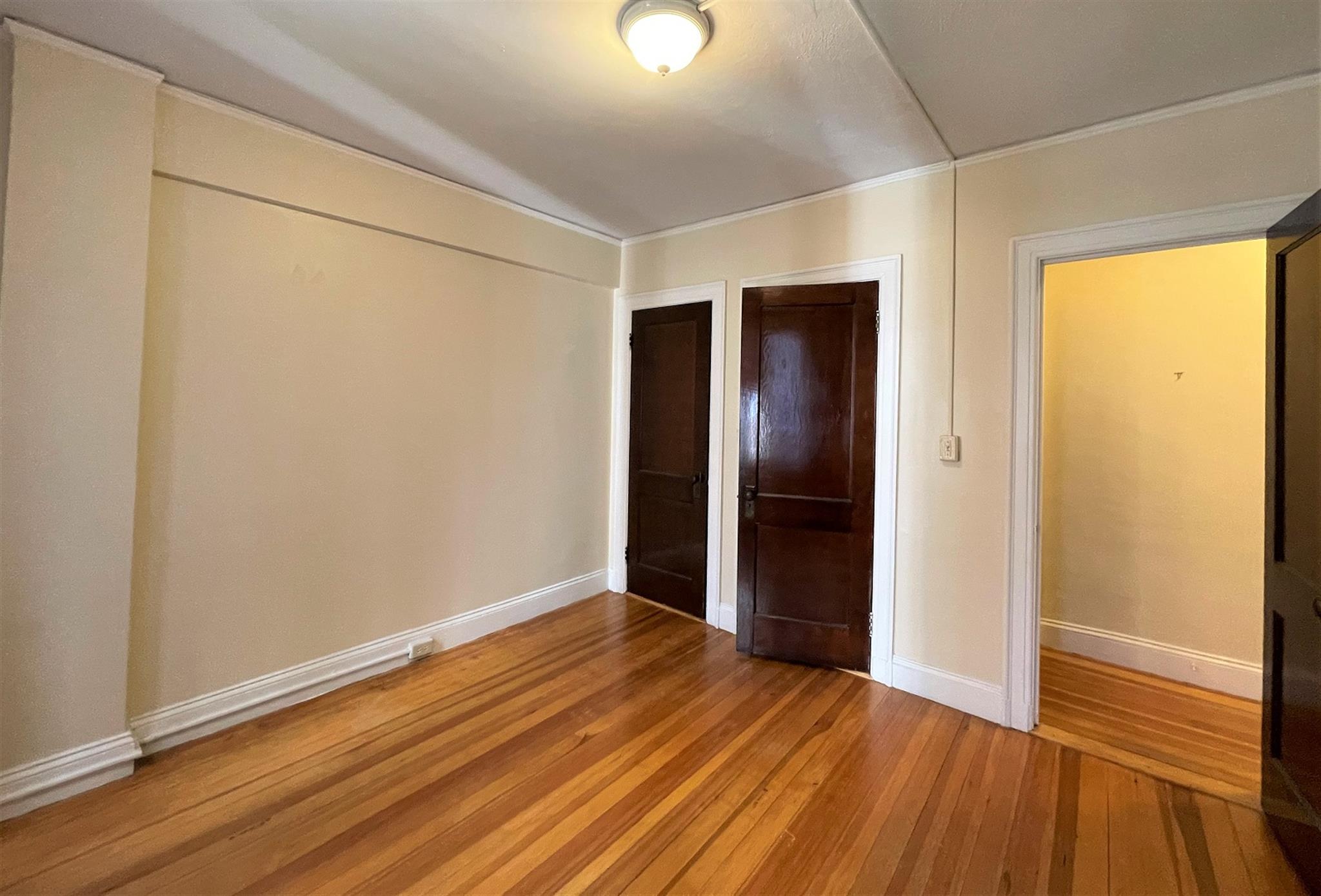 1.5 bed, 1 bath apartment for rent at 7 Craigie Cir Unit 33, Harvard Square — photo 9 of 12