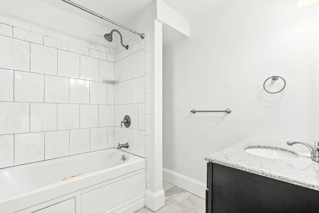 11 Symonds St, Salem