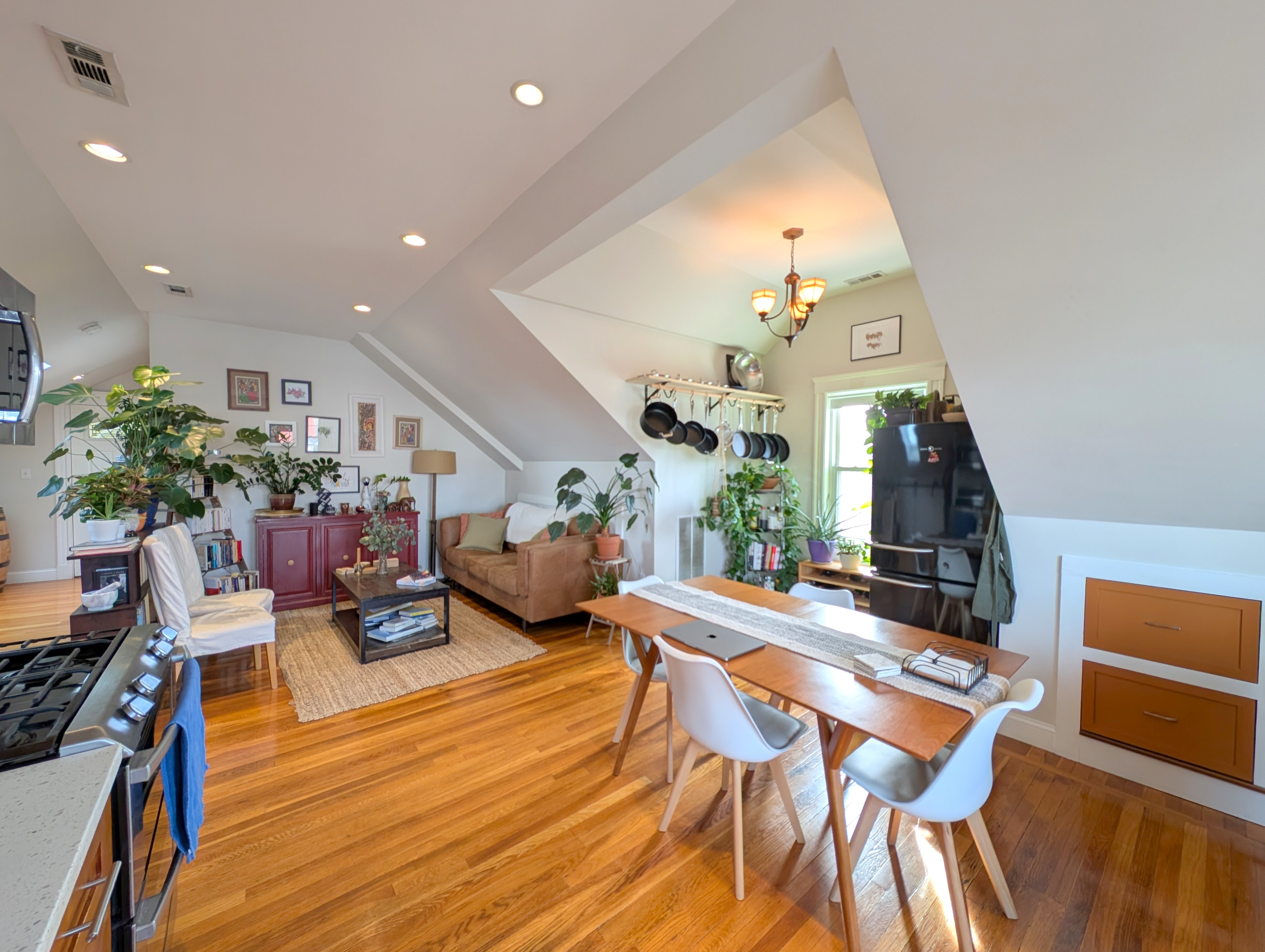 472 Main St, Medford