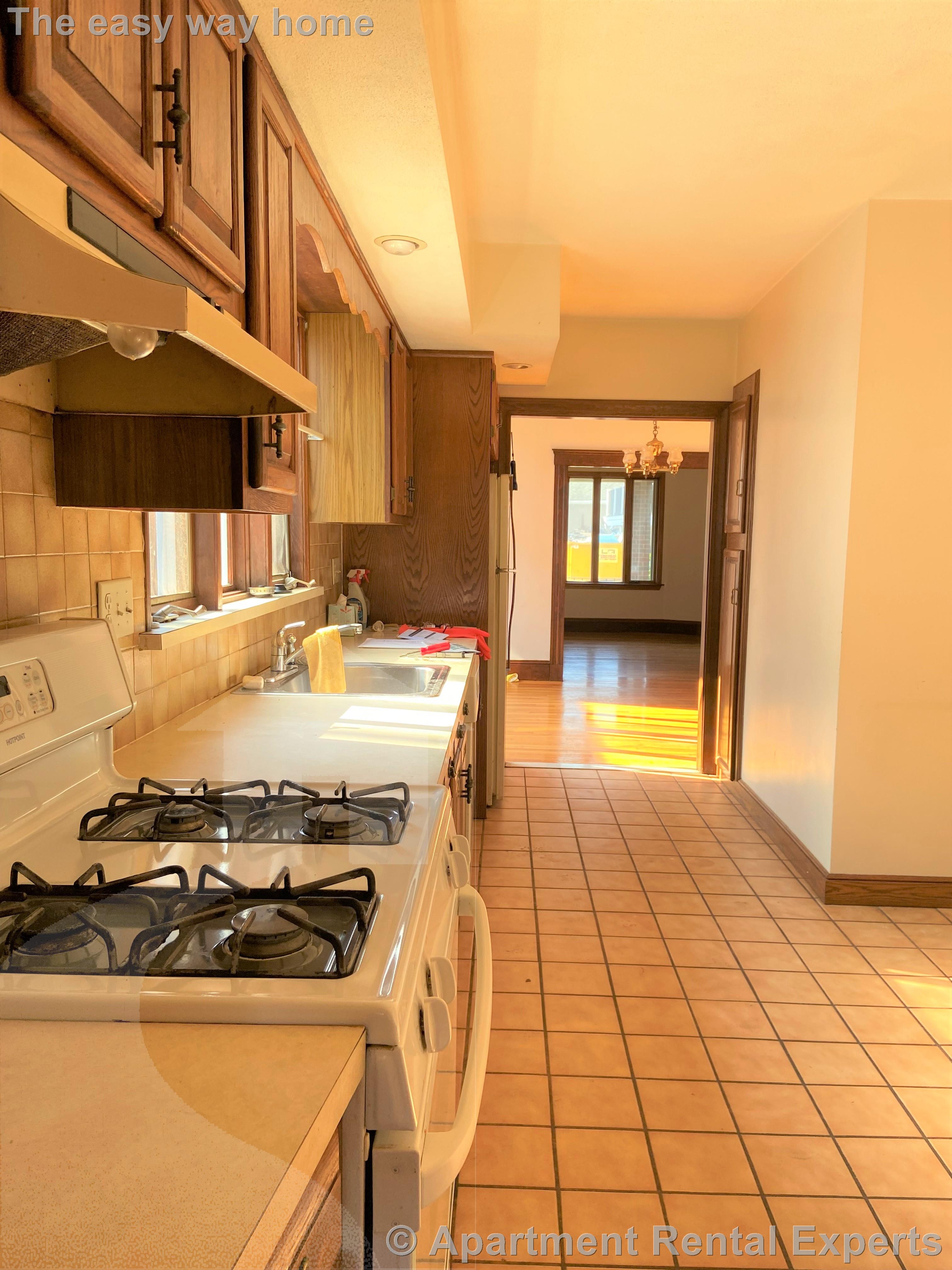 15 Clayton Ave, Magoun Square