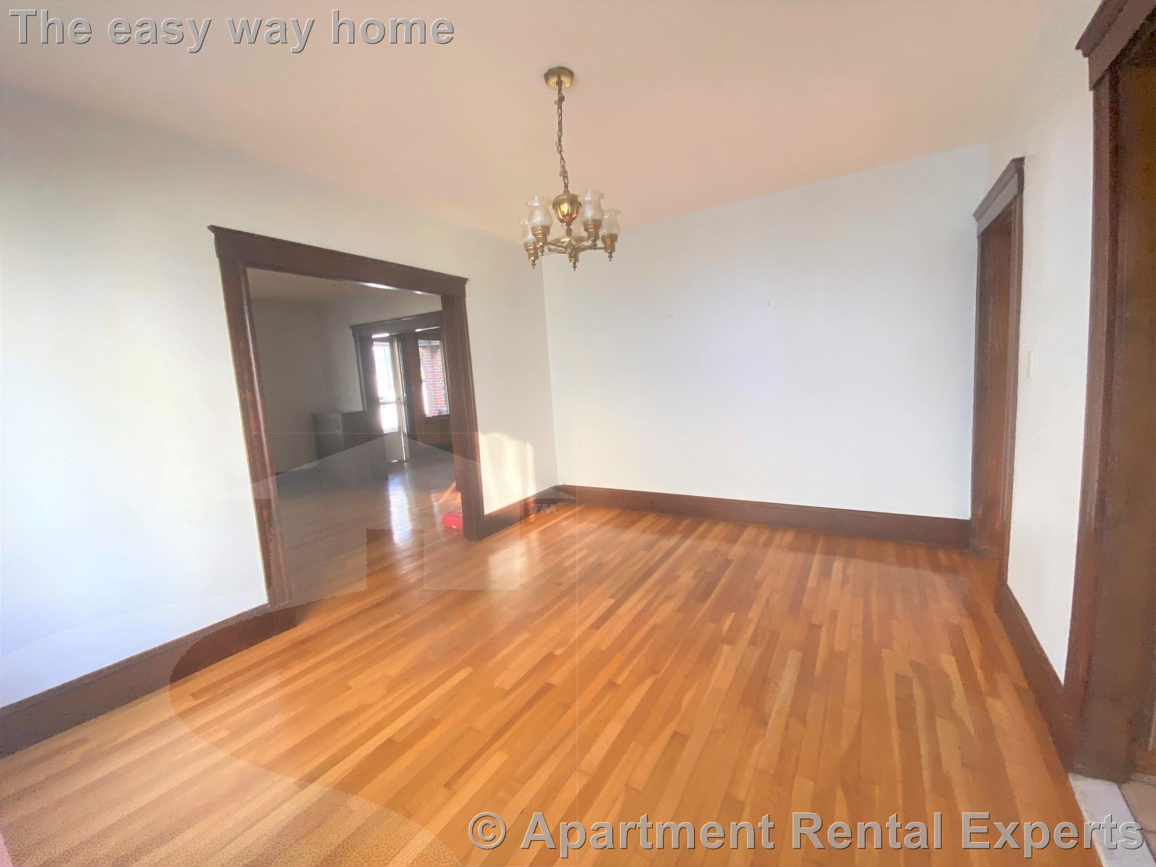 15 Clayton Ave, Magoun Square