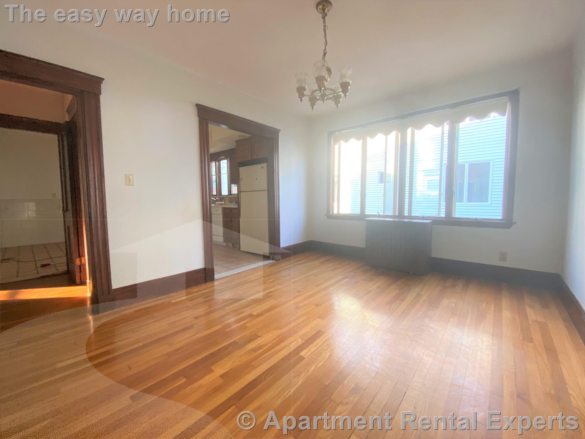 15 Clayton Ave, Magoun Square