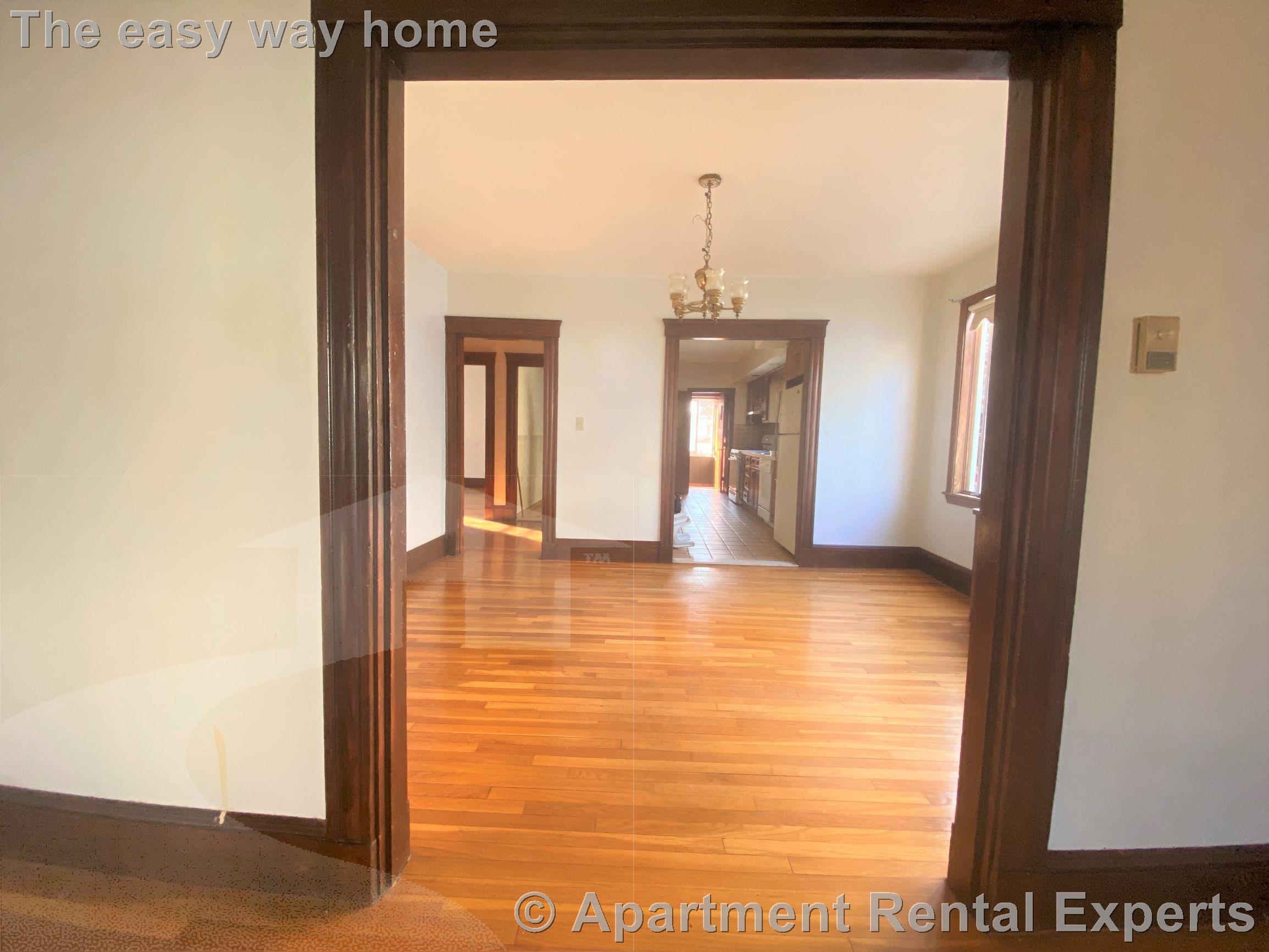 15 Clayton Ave, Magoun Square