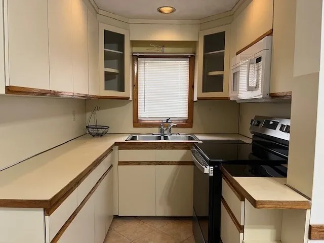 8 Hill St, West Somerville