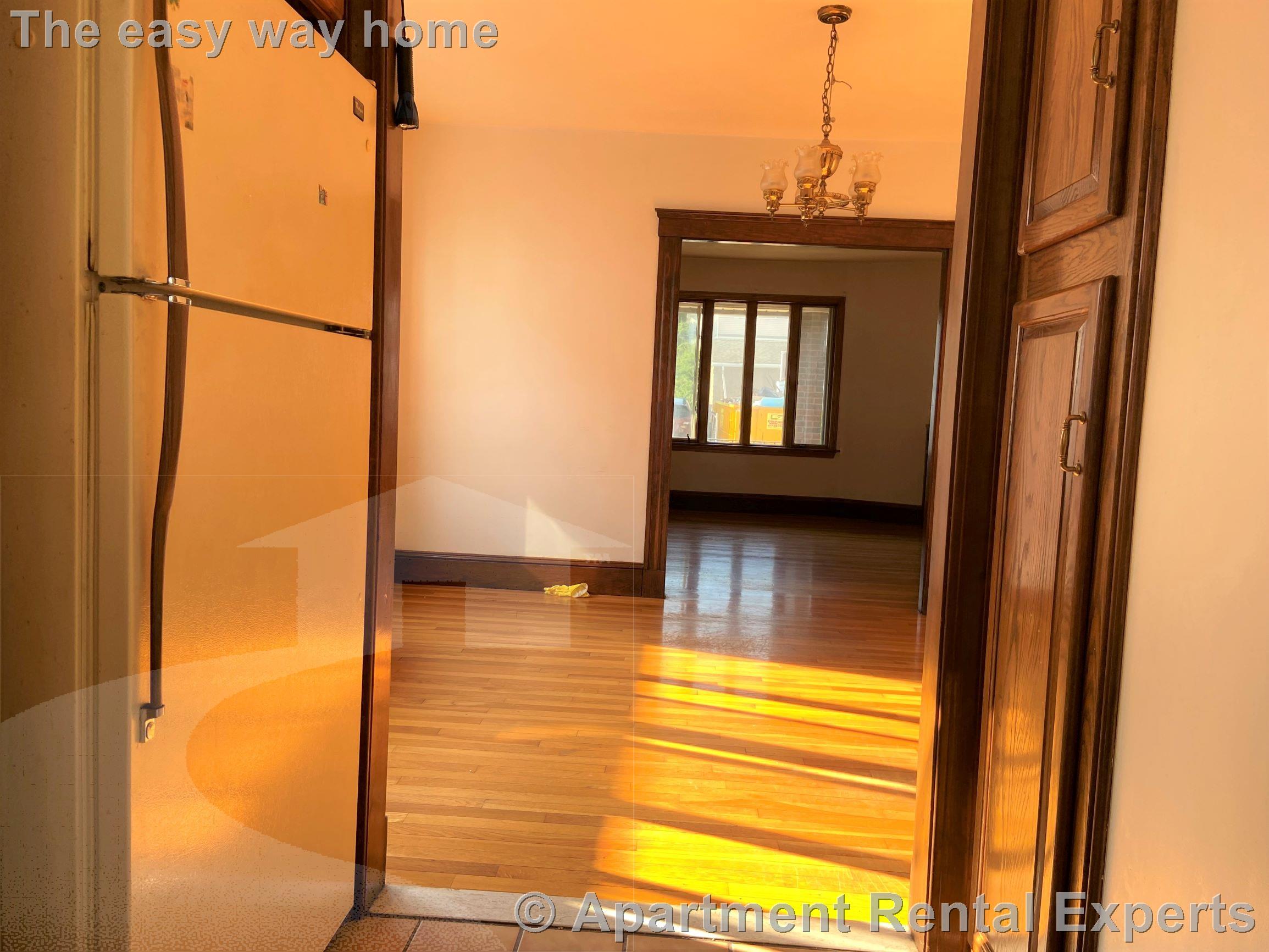 15 Clayton Ave, Magoun Square