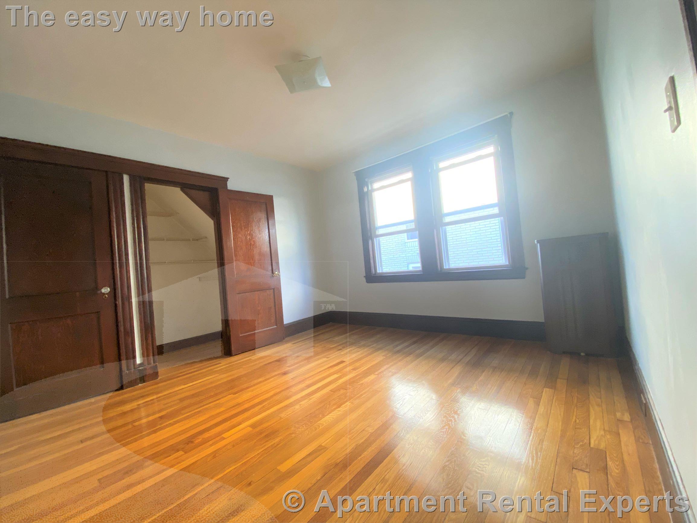 15 Clayton Ave, Magoun Square