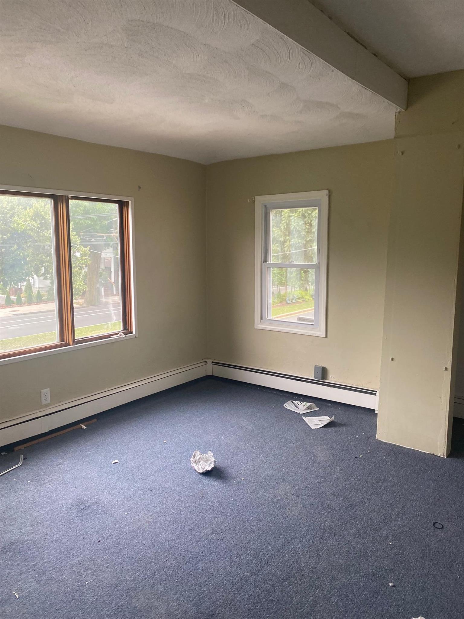 3 bed, 1 bath apartment for rent at 37 Aberdeen Ave Unit 2, Huron Village — photo 5 of 12