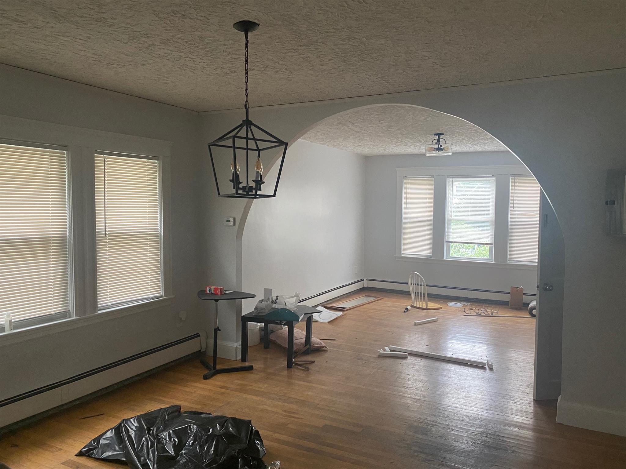 3 bed, 1 bath apartment for rent at 37 Aberdeen Ave Unit 2, Huron Village — photo 3 of 12