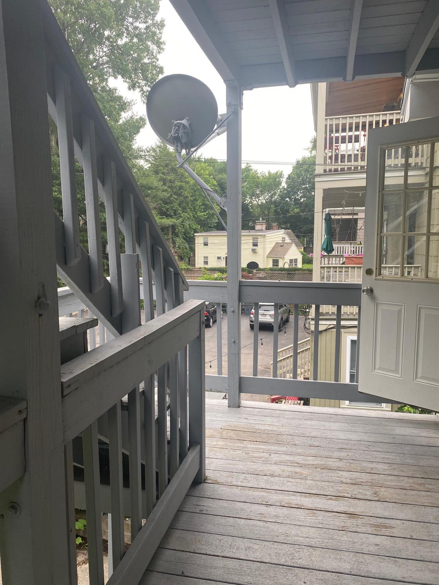 3 bed, 1 bath apartment for rent at 37 Aberdeen Ave Unit 2, Huron Village — photo 10 of 12