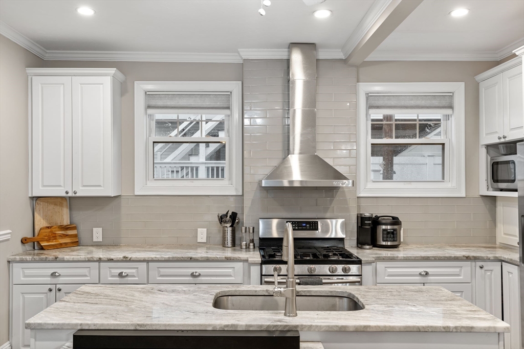 12 Colebrook St, South Boston