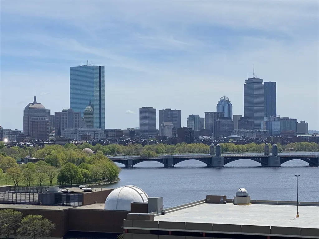 10 Museum Way, East Cambridge