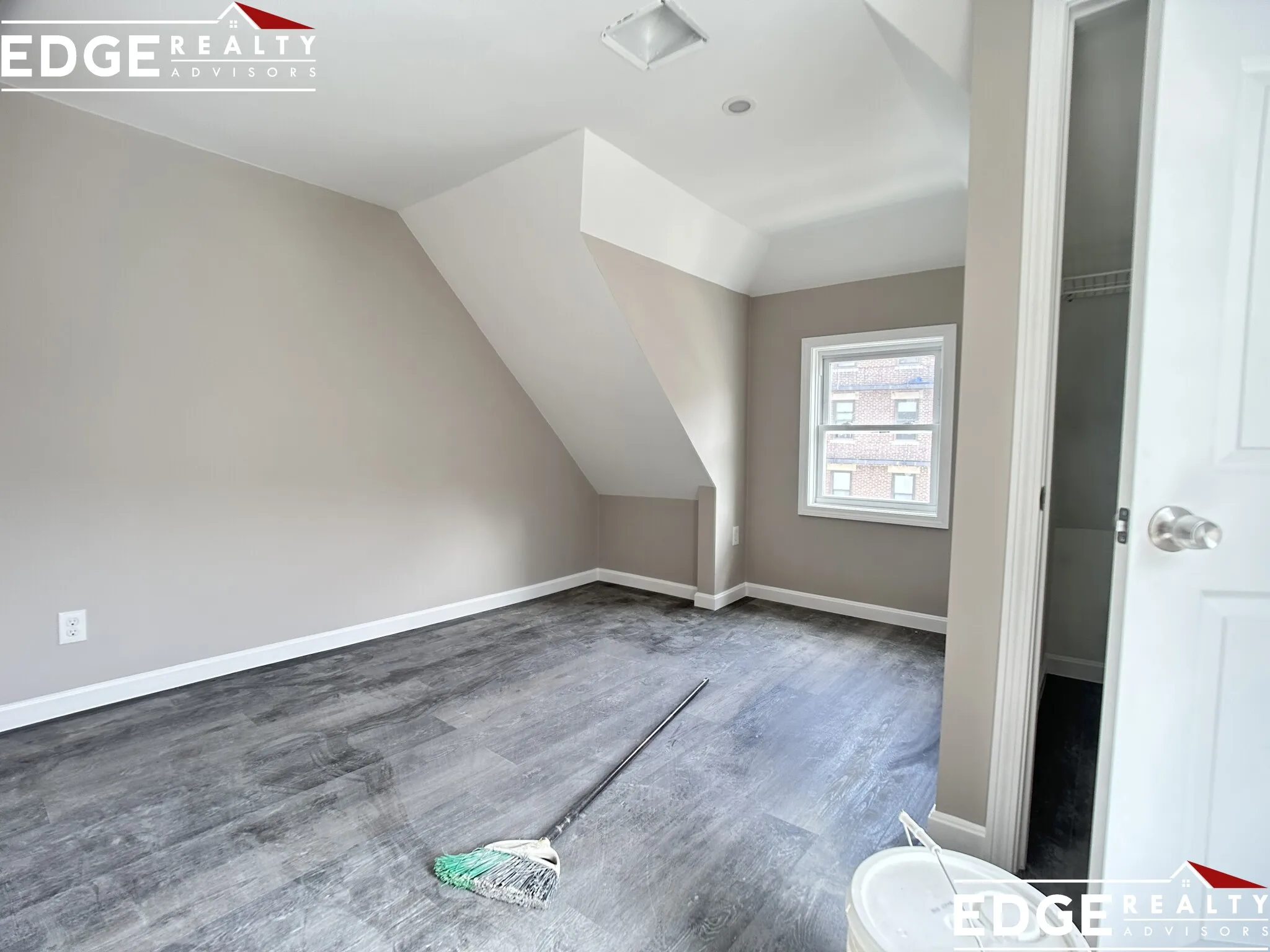 16 Long Ave, Allston