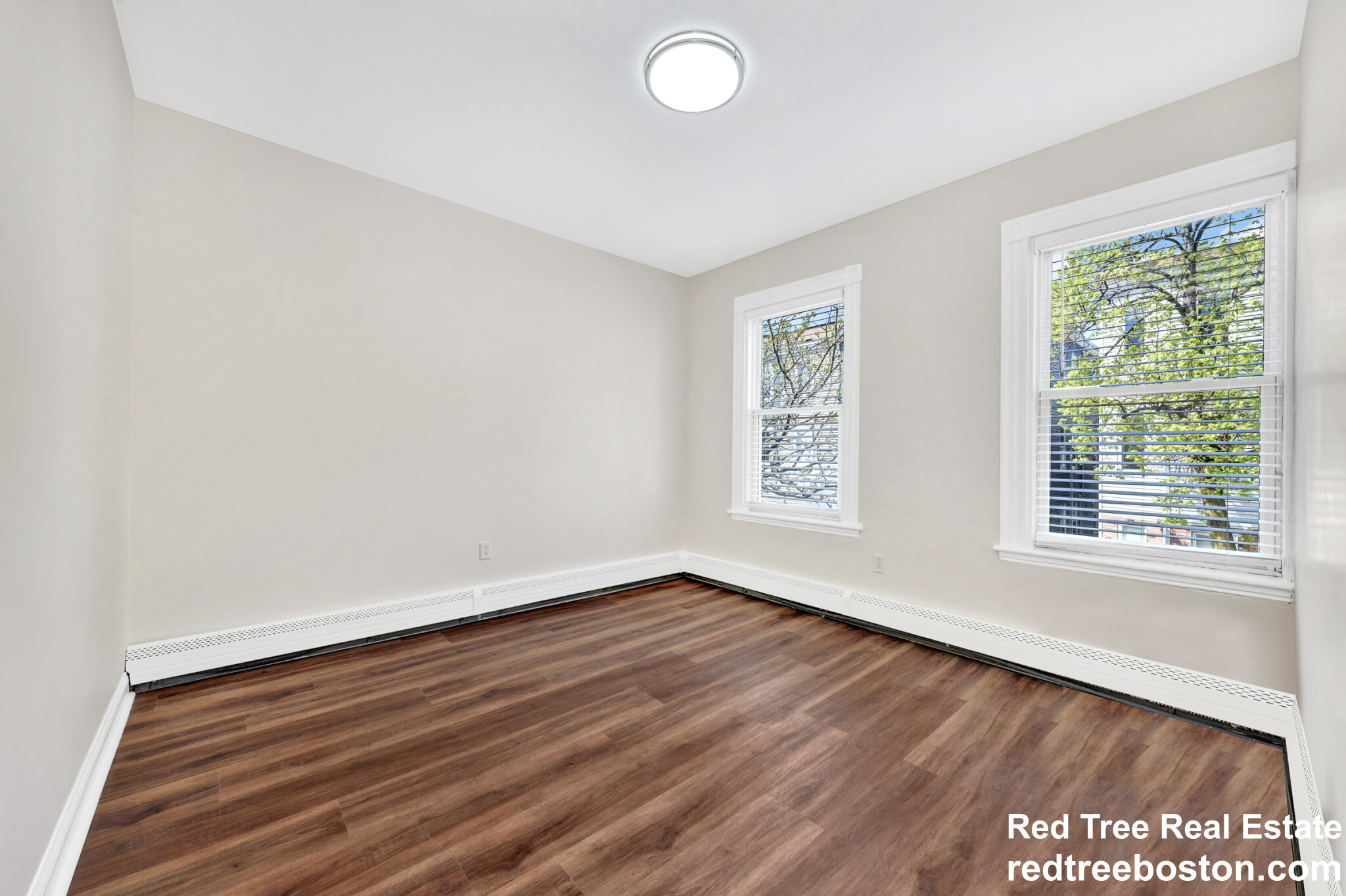 16-16 1/2 O St, South Boston